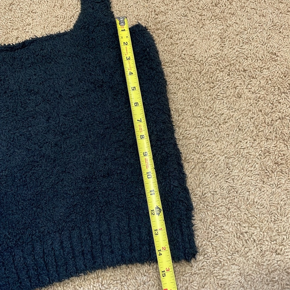 SKIMS Cozy Fuzzy Tank and Shorts Set - Picture 7 of 7